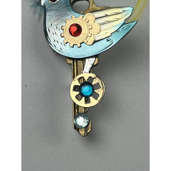 AR Joy Signed Bespoke Brooch Bird Key Feathers 2014 - Picture 5 of 10